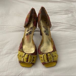 Yellow leather Naughty Monkey heels